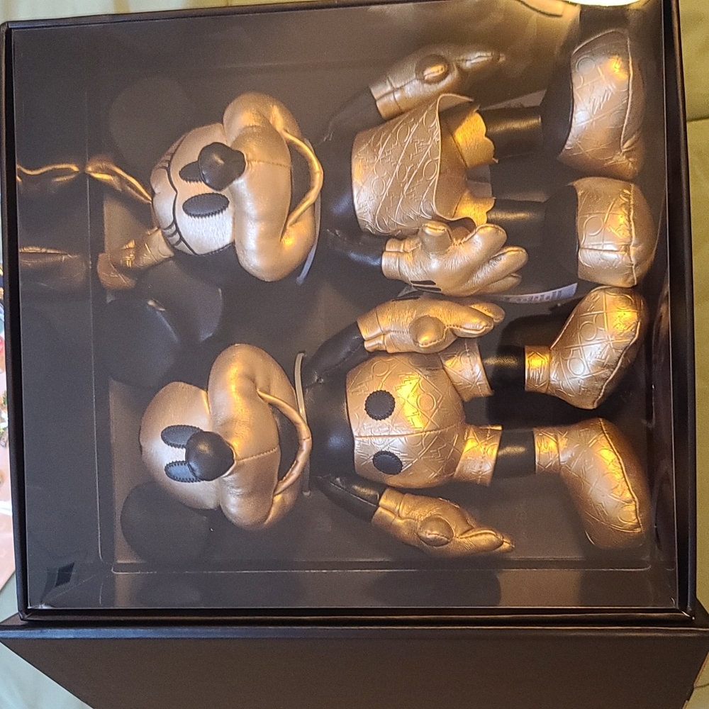 NWT Disney 50th Anniversary Gold Mickey and Minnie plush Limited Release